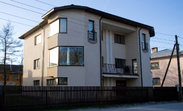 Emajõe 10, Tartu